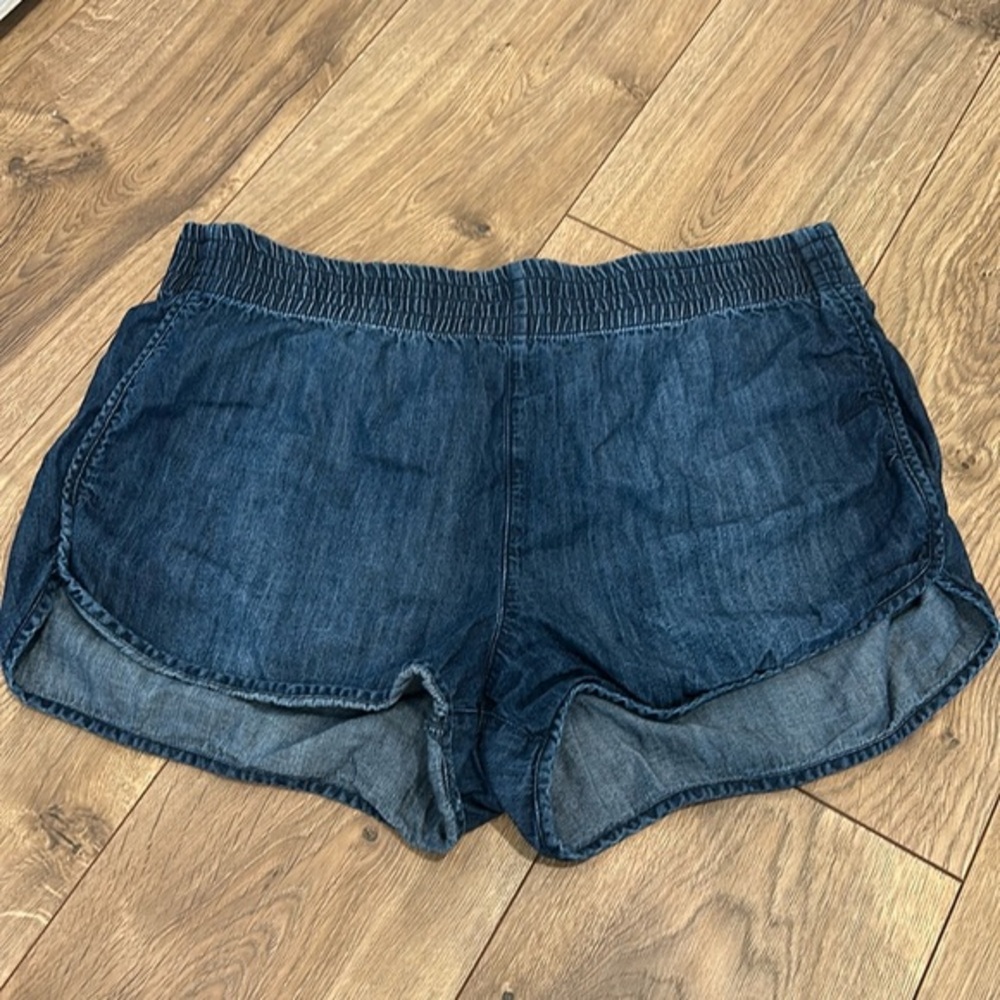 Melrose and Market elastic waistband denim shorts! Size Large